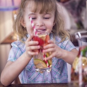Sugary drinks & childhood obesity image